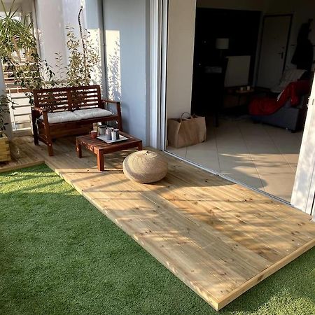 Spacious And Sunkissed 3Br & 2 Bathrooms Apartment Афины Экстерьер фото