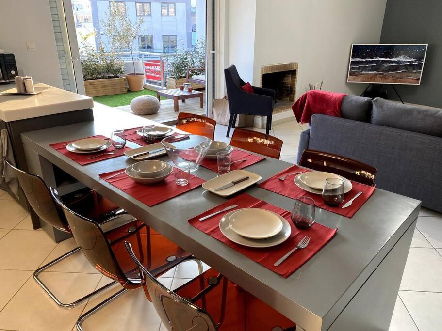 Spacious And Sunkissed 3Br & 2 Bathrooms Apartment Афины Экстерьер фото